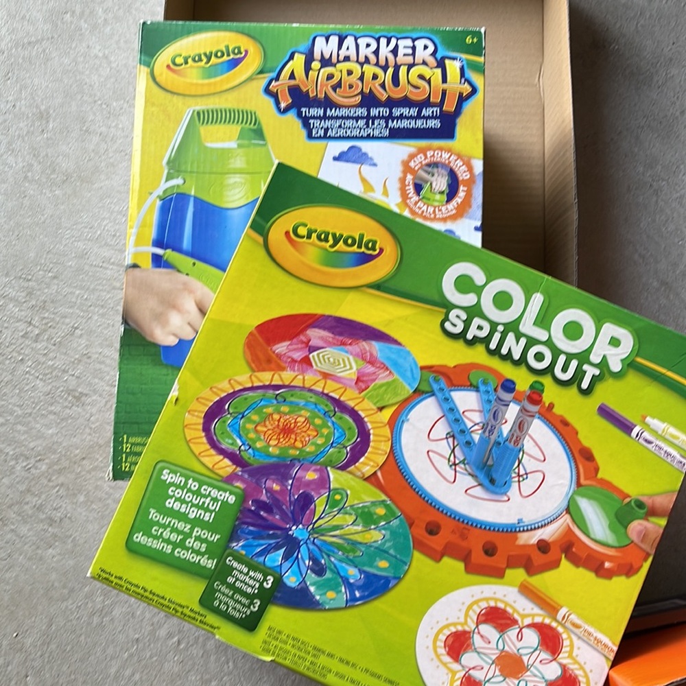 5/$10Crayola spin out design maker & airbrush marker.